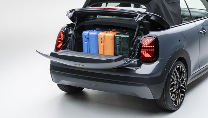 Nuova Mini Cooper Cabrio: caratteristiche, design, abitacolo, motori e allestimenti - Foto 30 di 64