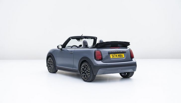 Nuova Mini Cooper Cabrio: caratteristiche, design, abitacolo, motori e allestimenti - Foto 14 di 64