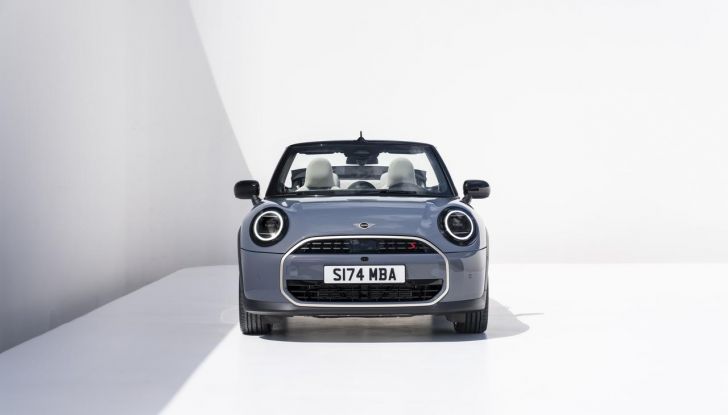 Nuova Mini Cooper Cabrio: caratteristiche, design, abitacolo, motori e allestimenti - Foto 4 di 64