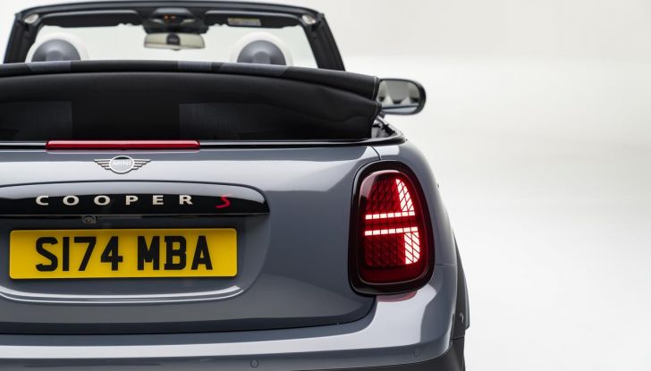Nuova Mini Cooper Cabrio: caratteristiche, design, abitacolo, motori e allestimenti - Foto 43 di 64