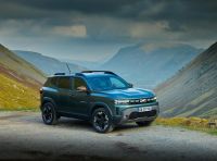 Dacia Duster 2026: 155 CV, trazione elettrica e feeling da ammiraglia