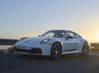 Porsche 911 Carrera T 2025: caratteristiche, design, abitacolo, versioni, motore, prestazioni e prezzi