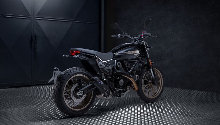 Ducati Scrambler 2025: arrivano la Icon Dark e la nuova Full Throttle - Foto 1 di 9