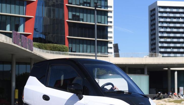 Silence S04: la nanocar completamente elettrica arriva in Europa grazie a Nissan - Foto 4 di 5