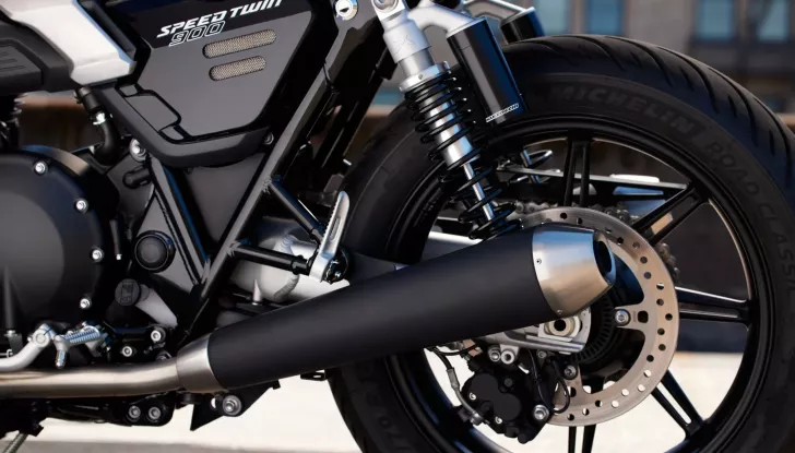 Triumph Speed Twin 900: le novità per il 2025 - Foto 9 di 11