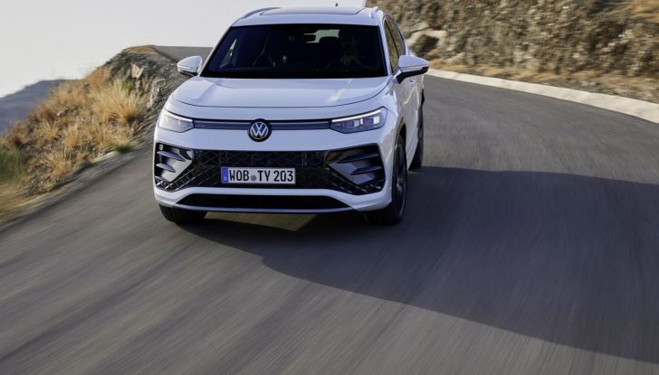Nuovo Volkswagen Tayron: caratteristiche, design, abitacolo, allestimenti, motori e prezzo - Foto 39 di 127