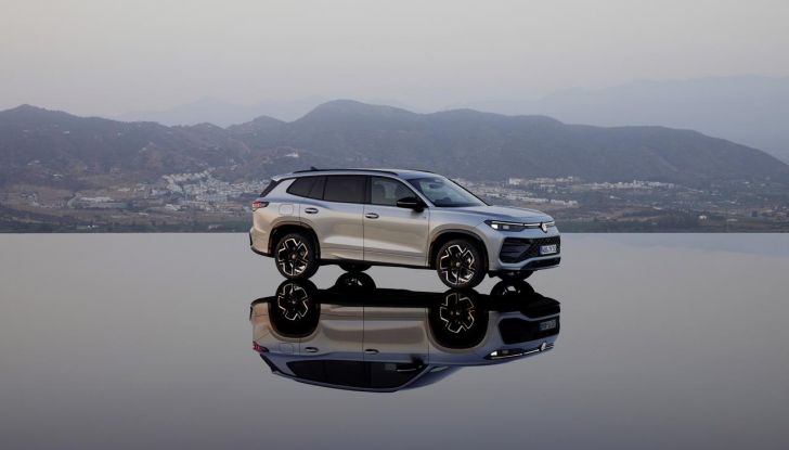 Nuovo Volkswagen Tayron: caratteristiche, design, abitacolo, allestimenti, motori e prezzo - Foto 12 di 127