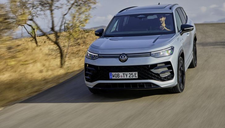Nuovo Volkswagen Tayron: caratteristiche, design, abitacolo, allestimenti, motori e prezzo - Foto 6 di 127