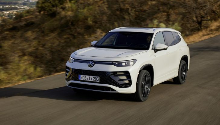 Nuovo Volkswagen Tayron: caratteristiche, design, abitacolo, allestimenti, motori e prezzo - Foto 33 di 127
