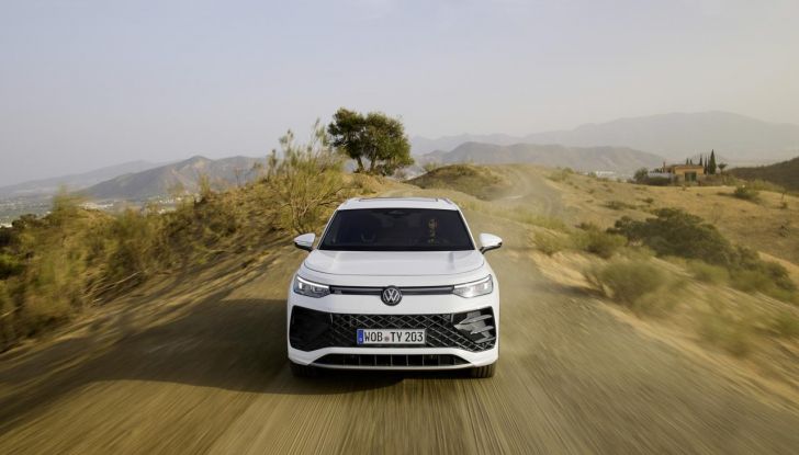 Nuovo Volkswagen Tayron: caratteristiche, design, abitacolo, allestimenti, motori e prezzo - Foto 41 di 127