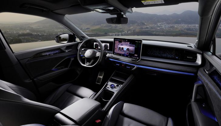 Nuovo Volkswagen Tayron: caratteristiche, design, abitacolo, allestimenti, motori e prezzo - Foto 28 di 127