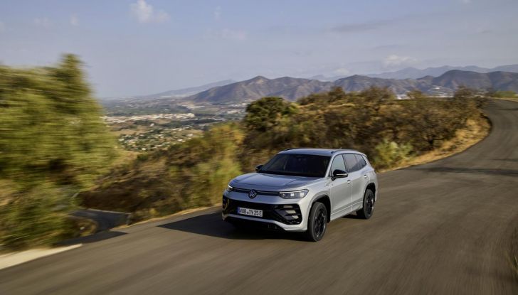 Nuovo Volkswagen Tayron: caratteristiche, design, abitacolo, allestimenti, motori e prezzo - Foto 7 di 127