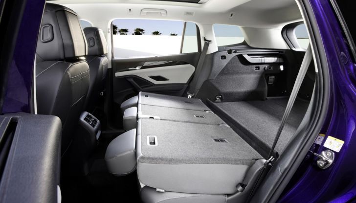 Nuovo Volkswagen Tayron: caratteristiche, design, abitacolo, allestimenti, motori e prezzo - Foto 110 di 127