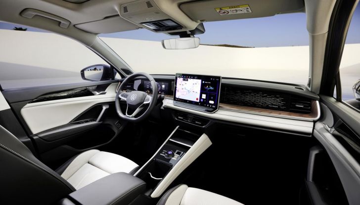 Nuovo Volkswagen Tayron: caratteristiche, design, abitacolo, allestimenti, motori e prezzo - Foto 98 di 127