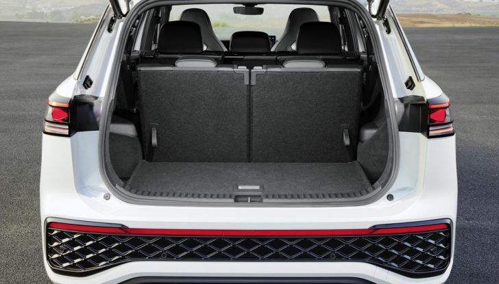 Nuovo Volkswagen Tayron: caratteristiche, design, abitacolo, allestimenti, motori e prezzo - Foto 66 di 127