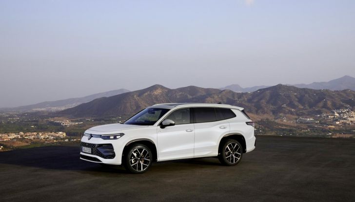 Nuovo Volkswagen Tayron: caratteristiche, design, abitacolo, allestimenti, motori e prezzo - Foto 42 di 127