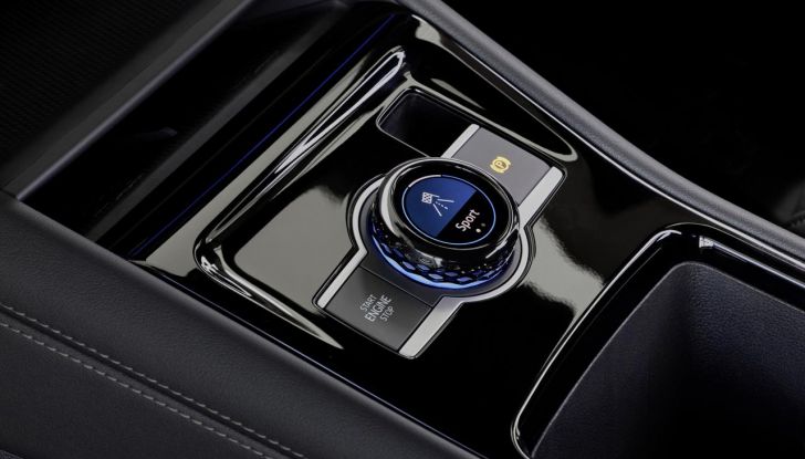 Nuovo Volkswagen Tayron: caratteristiche, design, abitacolo, allestimenti, motori e prezzo - Foto 31 di 127