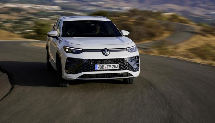 Nuovo Volkswagen Tayron: caratteristiche, design, abitacolo, allestimenti, motori e prezzo - Foto 37 di 127