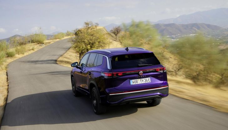 Nuovo Volkswagen Tayron: caratteristiche, design, abitacolo, allestimenti, motori e prezzo - Foto 75 di 127