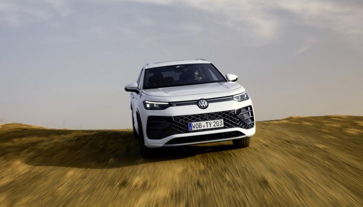 Nuovo Volkswagen Tayron: caratteristiche, design, abitacolo, allestimenti, motori e prezzo - Foto 40 di 127