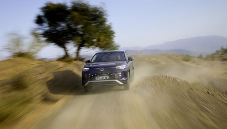 Nuovo Volkswagen Tayron: caratteristiche, design, abitacolo, allestimenti, motori e prezzo - Foto 80 di 127
