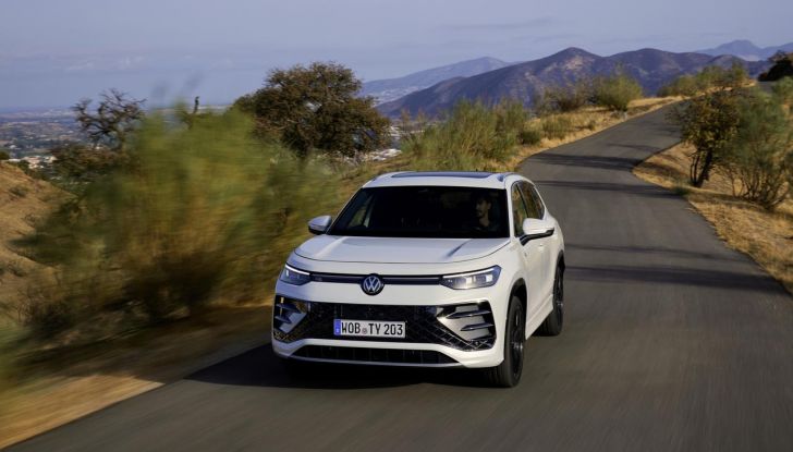 Nuovo Volkswagen Tayron: caratteristiche, design, abitacolo, allestimenti, motori e prezzo - Foto 35 di 127