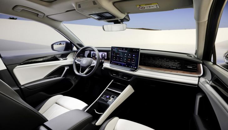 Nuovo Volkswagen Tayron: caratteristiche, design, abitacolo, allestimenti, motori e prezzo - Foto 99 di 127