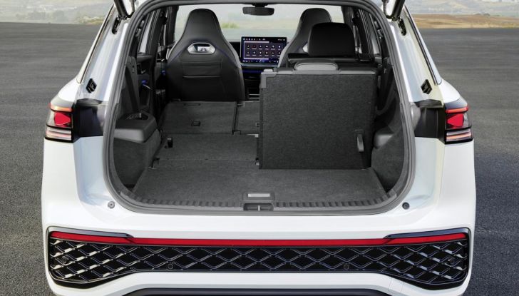 Nuovo Volkswagen Tayron: caratteristiche, design, abitacolo, allestimenti, motori e prezzo - Foto 70 di 127