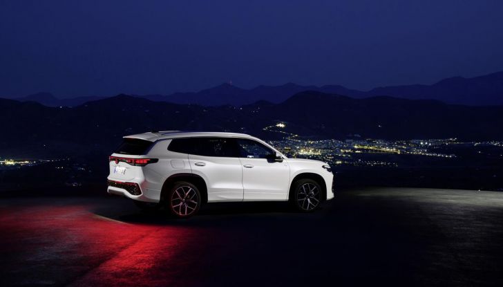 Nuovo Volkswagen Tayron: caratteristiche, design, abitacolo, allestimenti, motori e prezzo - Foto 48 di 127