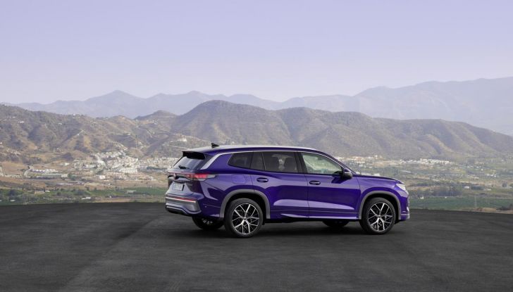 Nuovo Volkswagen Tayron: caratteristiche, design, abitacolo, allestimenti, motori e prezzo - Foto 82 di 127