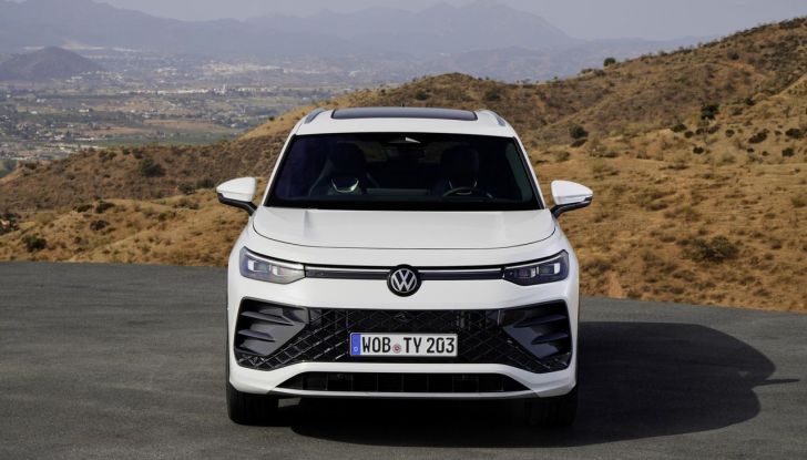 Nuovo Volkswagen Tayron: caratteristiche, design, abitacolo, allestimenti, motori e prezzo - Foto 45 di 127