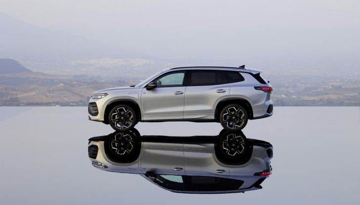 Nuovo Volkswagen Tayron: caratteristiche, design, abitacolo, allestimenti, motori e prezzo - Foto 14 di 127