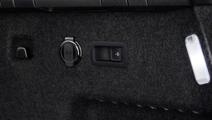 Nuovo Volkswagen Tayron: caratteristiche, design, abitacolo, allestimenti, motori e prezzo - Foto 112 di 127