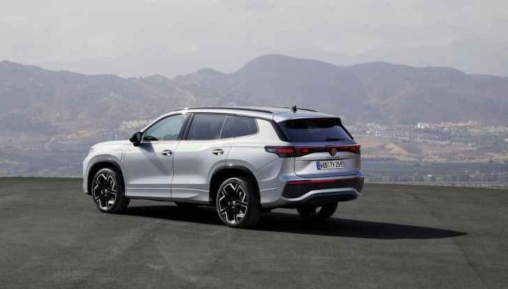 Nuovo Volkswagen Tayron: caratteristiche, design, abitacolo, allestimenti, motori e prezzo - Foto 126 di 127