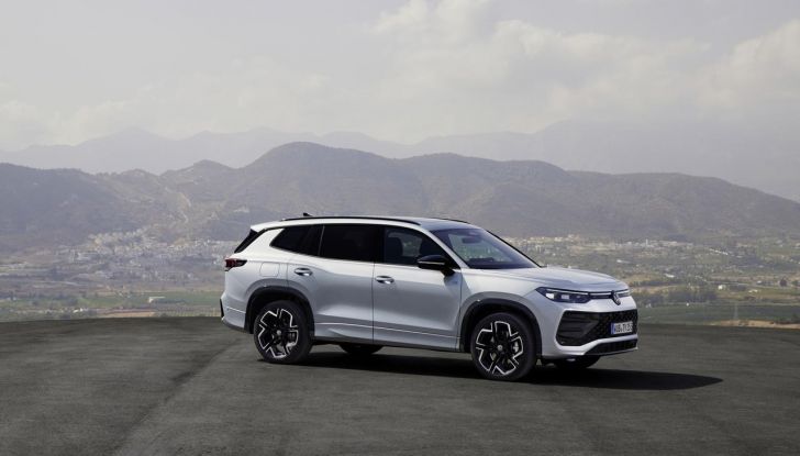 Nuovo Volkswagen Tayron: caratteristiche, design, abitacolo, allestimenti, motori e prezzo - Foto 16 di 127