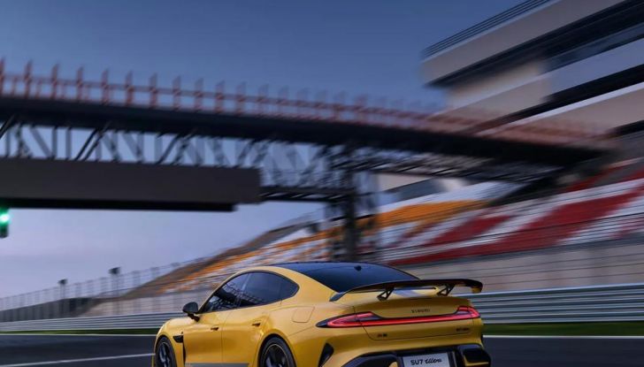 Xiaomi SU7 Ultra: caratteristiche, design, abitacolo, motori, prestazioni e prezzo - Foto 3 di 24