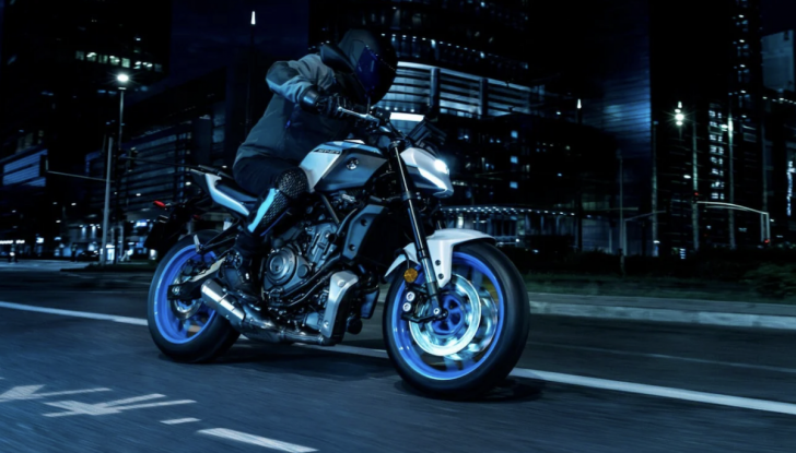 Yamaha MT-07 2025: design, tecnologia e prestazioni rinnovate per la naked giapponese - Foto 2 di 13