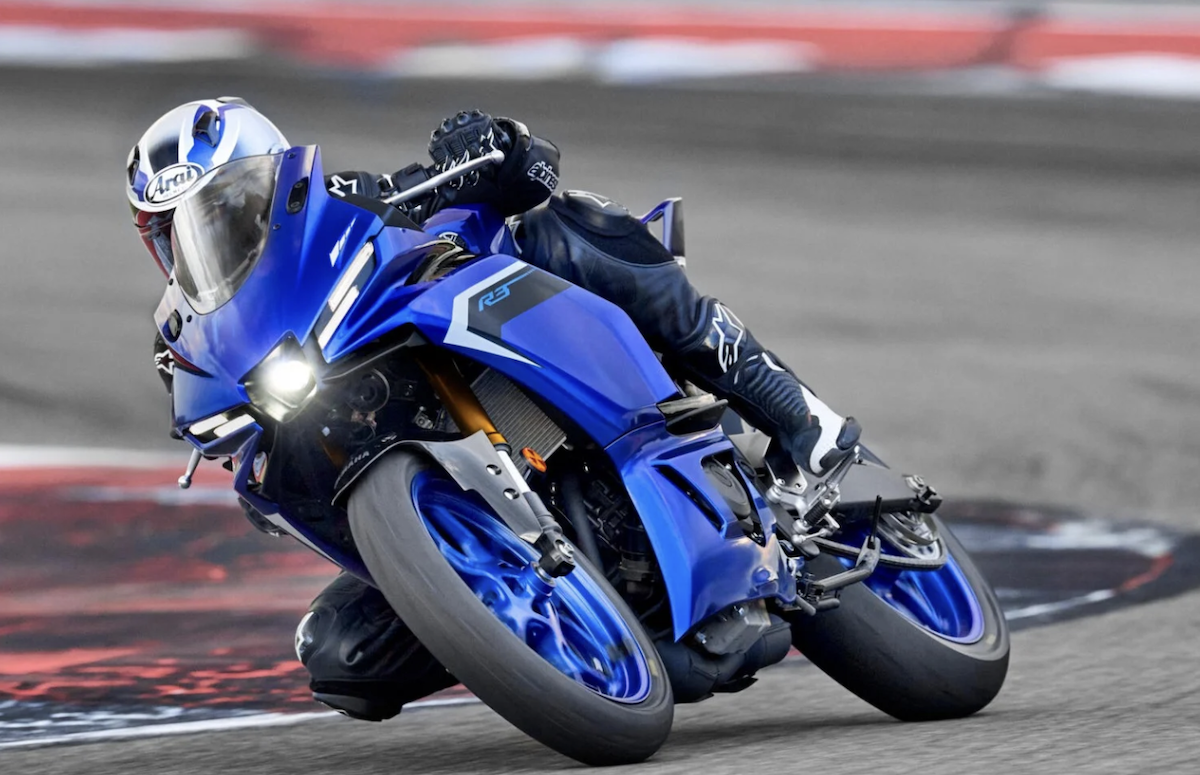 Yamaha YZF R3 2025: la nuova sportiva per giovani motociclisti - Infomotori
