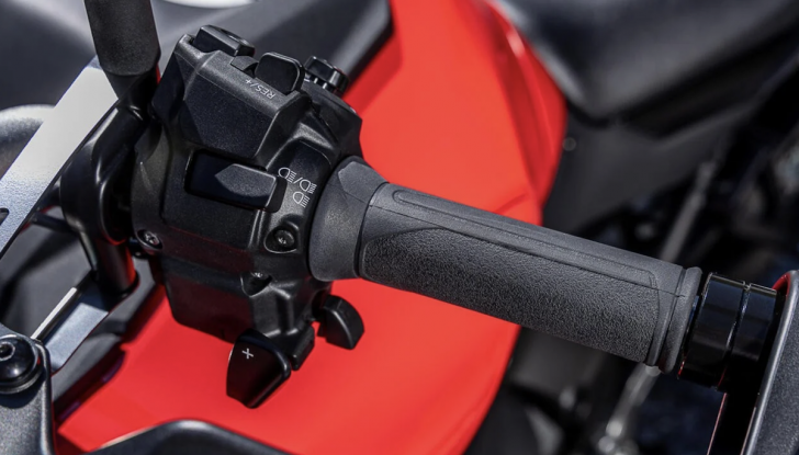 Yamaha Tracer 9 2025: svelati i prezzi della nuova crossover giapponese - Foto 13 di 14