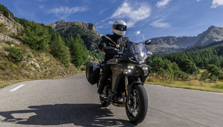 Yamaha Tracer 9 2025: svelati i prezzi della nuova crossover giapponese - Foto 2 di 14