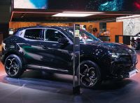 Alfa Romeo Junior Ibrida Speciale 2025: caratteristiche, design e consumi del crossover italiano