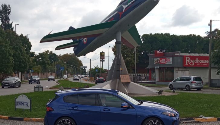 Nuova BMW Serie 1 2025 prova su strada, motori, consumi e prezzi - Foto 20 di 25