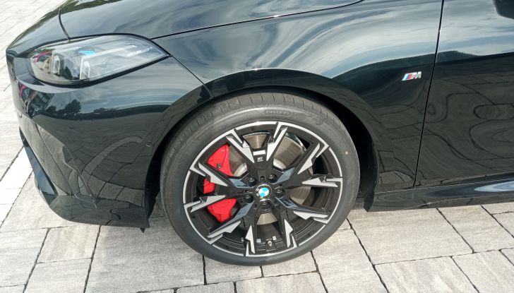 Nuova BMW Serie 1 2025 prova su strada, motori, consumi e prezzi - Foto 22 di 25