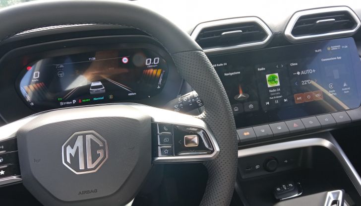 Prova su strada, motori e prezzi delle nuove MG EHS, HS e ZS - Foto 18 di 19