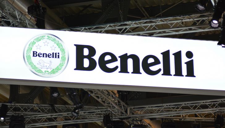 Benelli Leoncino Bobber 400: nuova power cruiser per il 2025 - Foto 1 di 65