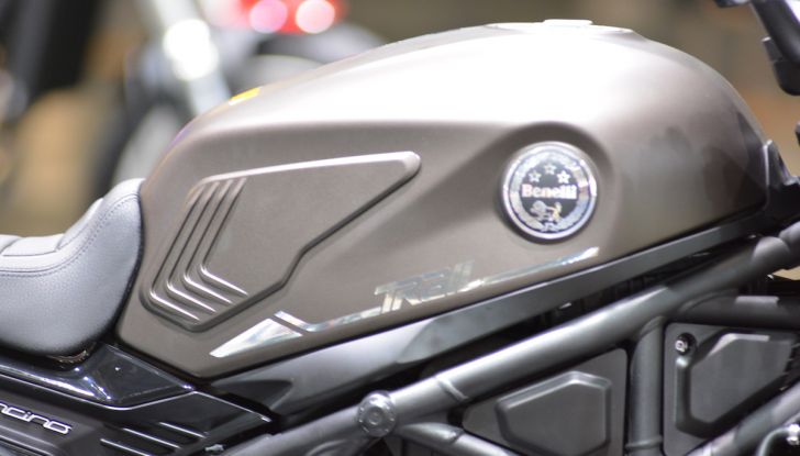 Benelli Leoncino Bobber 400: nuova power cruiser per il 2025 - Foto 23 di 65