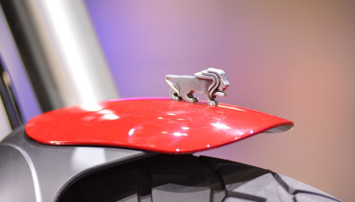 Benelli Leoncino Bobber 400: nuova power cruiser per il 2025 - Foto 31 di 65