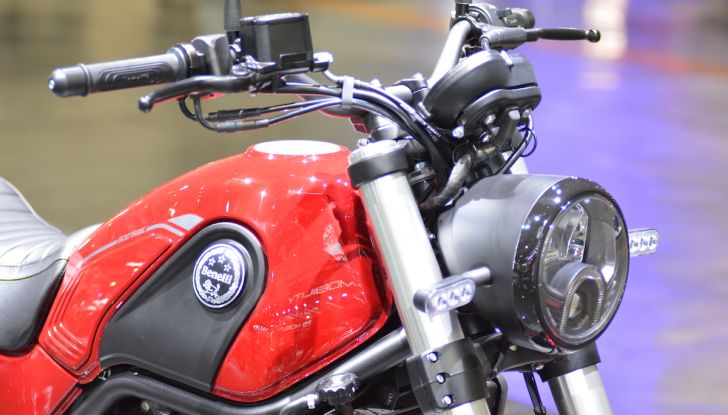 Benelli Leoncino Bobber 400: nuova power cruiser per il 2025 - Foto 35 di 65