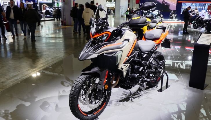 Benelli Leoncino Bobber 400: nuova power cruiser per il 2025 - Foto 40 di 65