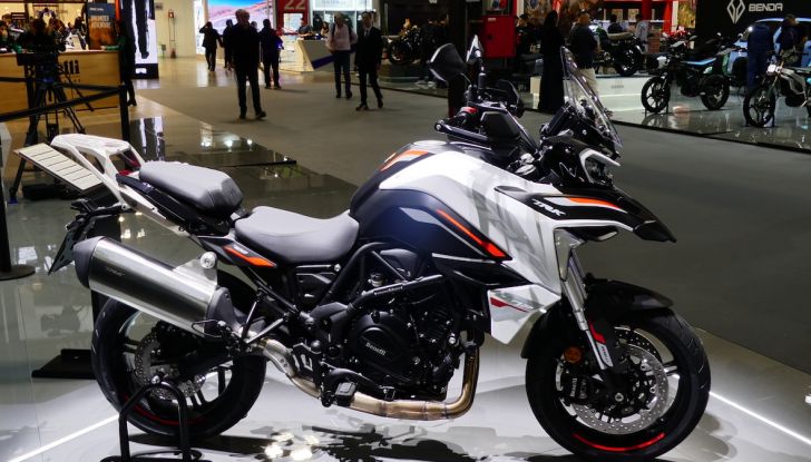 Benelli Leoncino Bobber 400: nuova power cruiser per il 2025 - Foto 46 di 65